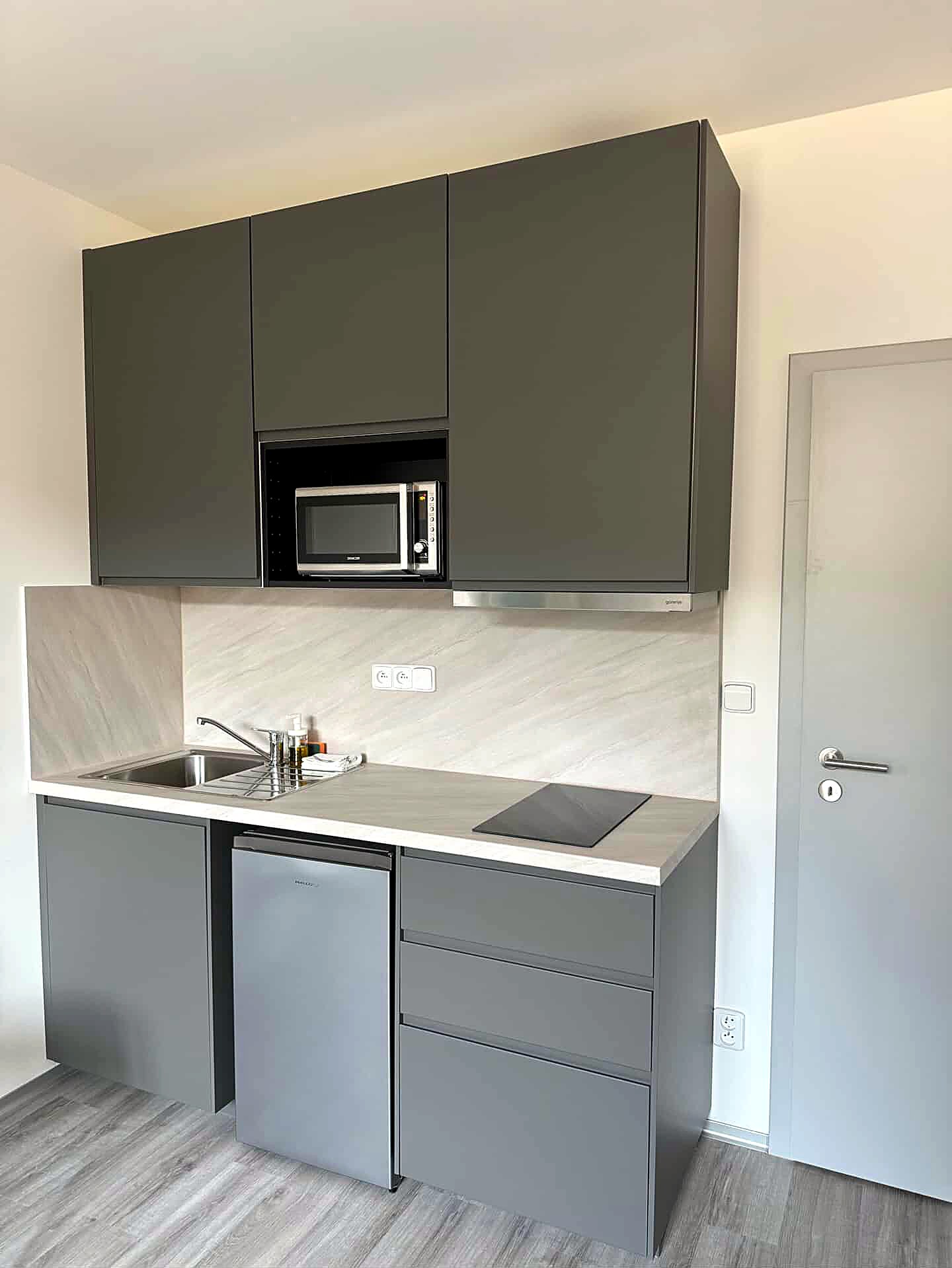 Apartment with Bedroom 4