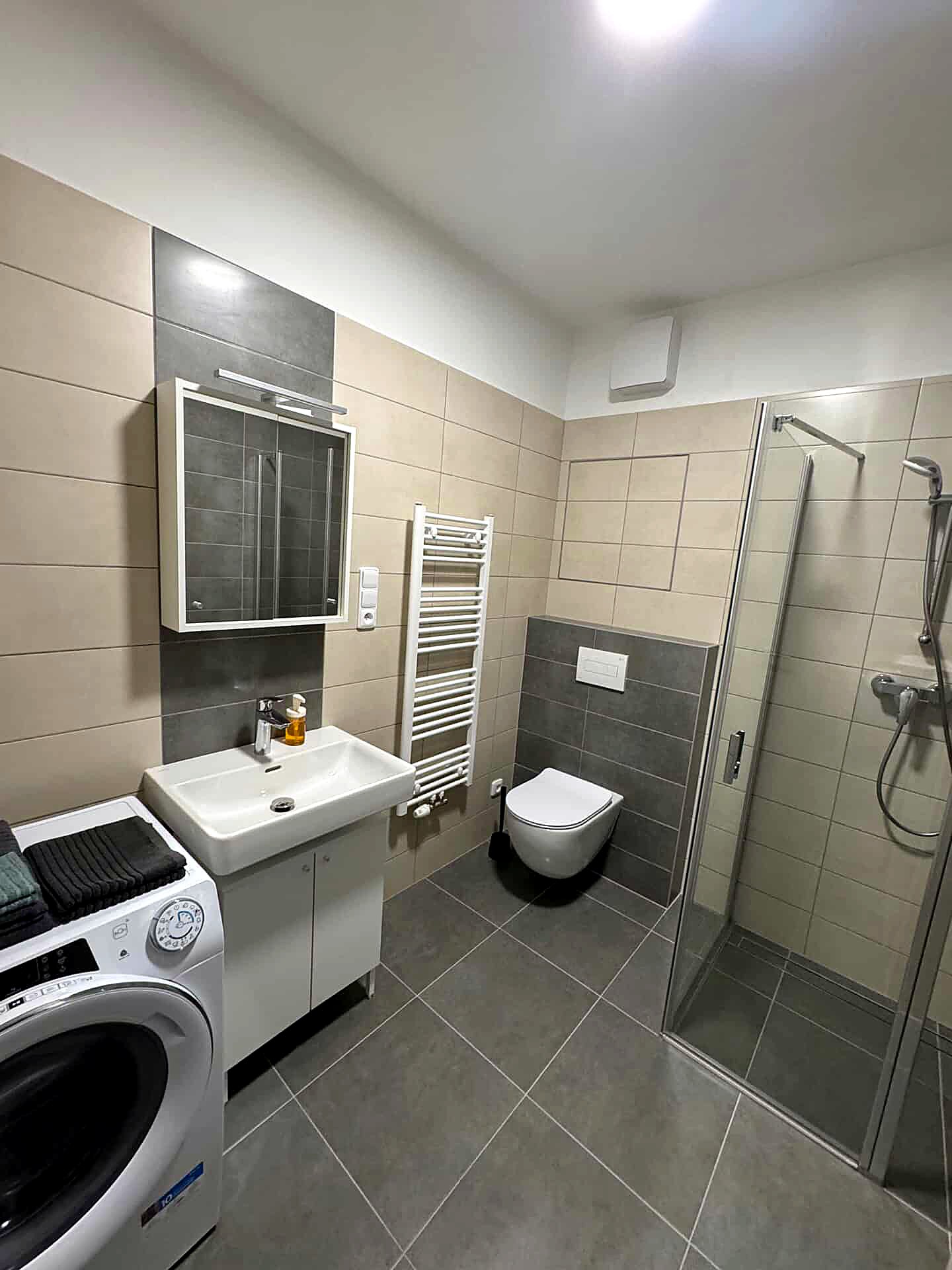 Apartment with Bedroom 7